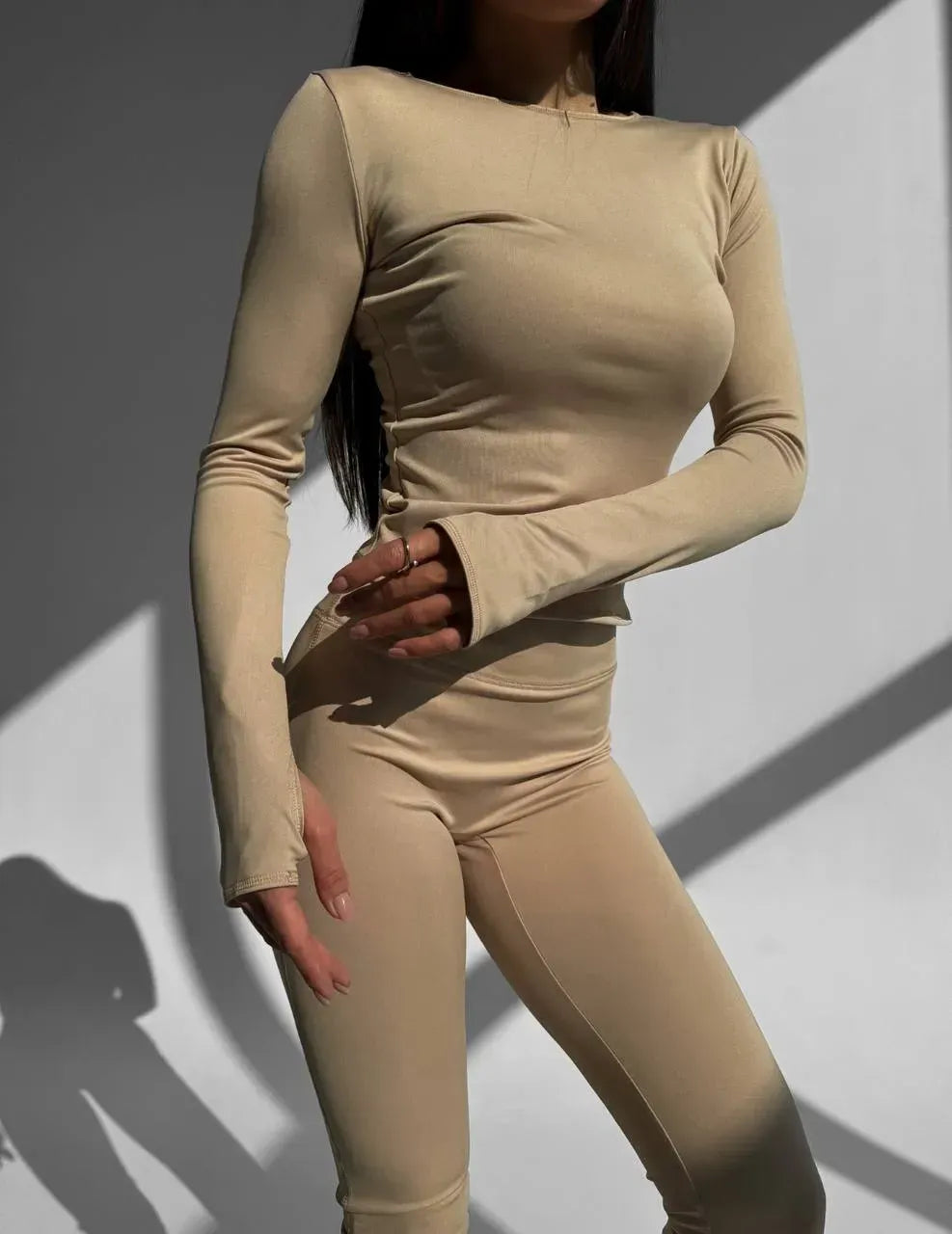 Komplet damski Legginsy + Longsleeve 5.45 – beżowy